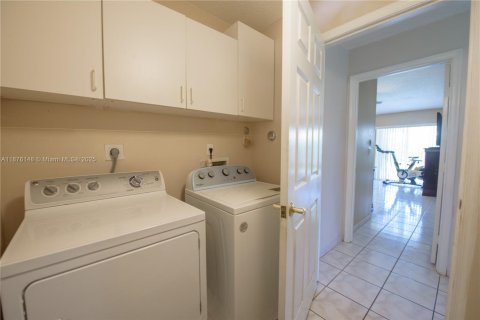 House in Homestead, Florida 3 bedrooms, 143.81 sq.m. № 1981480 - photo 19