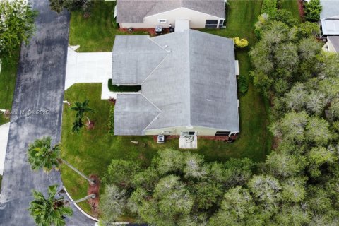 House in Homestead, Florida 3 bedrooms, 143.81 sq.m. № 1981480 - photo 28