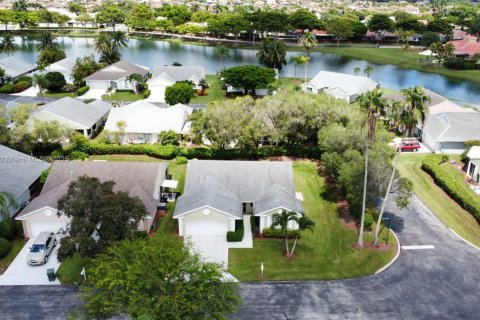 House in Homestead, Florida 3 bedrooms, 143.81 sq.m. № 1981480 - photo 27