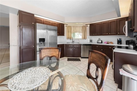 House in Homestead, Florida 3 bedrooms, 143.81 sq.m. № 1981480 - photo 8