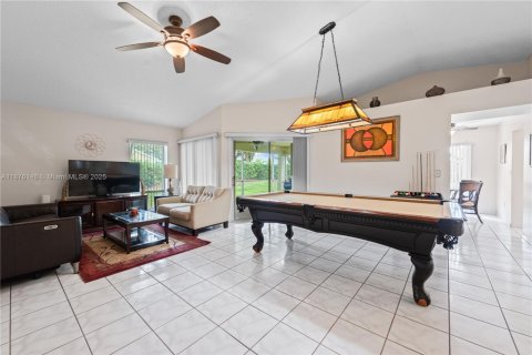 House in Homestead, Florida 3 bedrooms, 143.81 sq.m. № 1981480 - photo 3