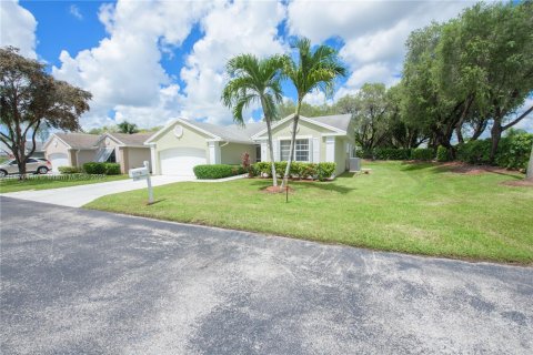 House in Homestead, Florida 3 bedrooms, 143.81 sq.m. № 1981480 - photo 24