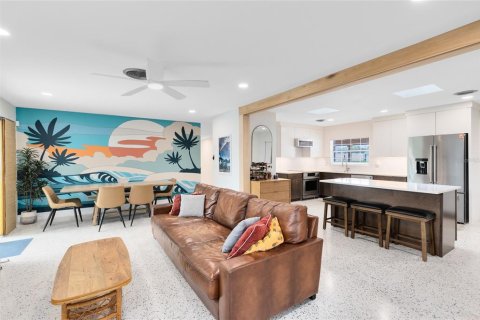 Casa en venta en Orlando, Florida, 4 dormitorios, 167.41 m2 № 1907583 - foto 15
