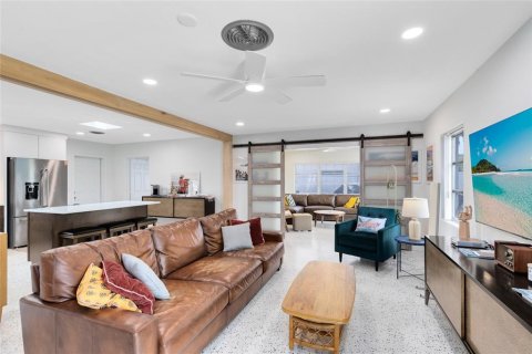 Casa en venta en Orlando, Florida, 4 dormitorios, 167.41 m2 № 1907583 - foto 13