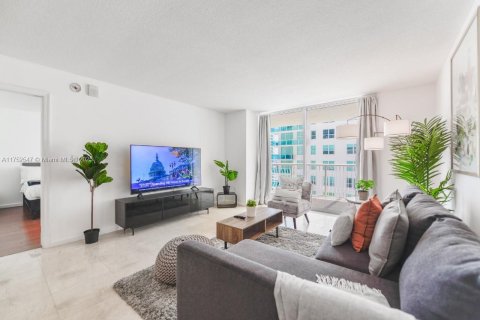 Condominio en venta en Miami, Florida, 1 dormitorio, 72.28 m2 № 1985426 - foto 16