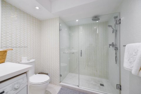 Condominio en venta en Miami, Florida, 1 dormitorio, 72.28 m2 № 1985426 - foto 10