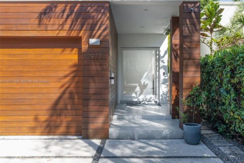 Adosado en venta en Miami, Florida, 3 dormitorios, 260.31 m2 № 2041719 - foto 4