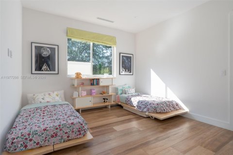 Adosado en venta en Miami, Florida, 3 dormitorios, 260.31 m2 № 2041719 - foto 24