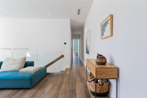 Adosado en venta en Miami, Florida, 3 dormitorios, 260.31 m2 № 2041719 - foto 23