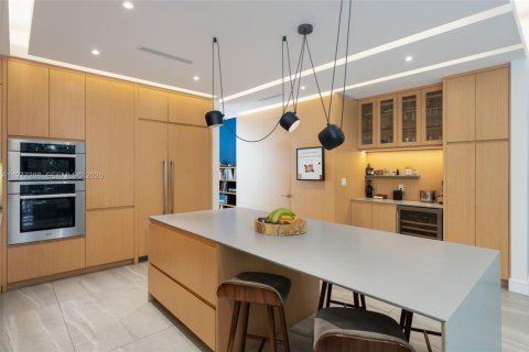 Adosado en venta en Miami, Florida, 3 dormitorios, 260.31 m2 № 2041719 - foto 13