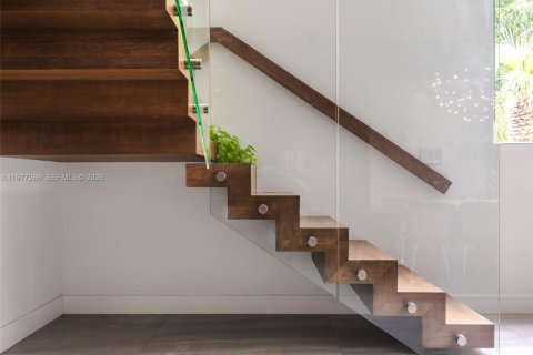 Adosado en venta en Miami, Florida, 3 dormitorios, 260.31 m2 № 2041719 - foto 8