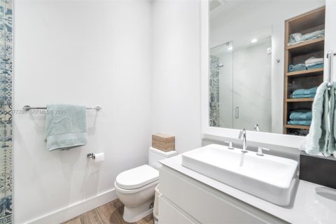 Adosado en venta en Miami, Florida, 3 dormitorios, 260.31 m2 № 2041719 - foto 30