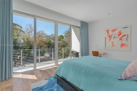 Adosado en venta en Miami, Florida, 3 dormitorios, 260.31 m2 № 2041719 - foto 28