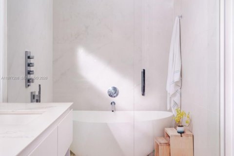 Adosado en venta en Miami, Florida, 3 dormitorios, 260.31 m2 № 2041719 - foto 18