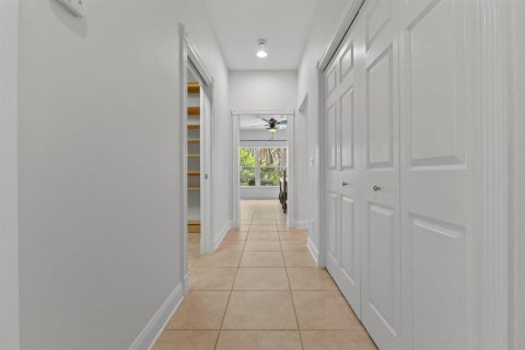 House in Stuart, Florida 4 bedrooms, 305.18 sq.m. № 2083017 - photo 24