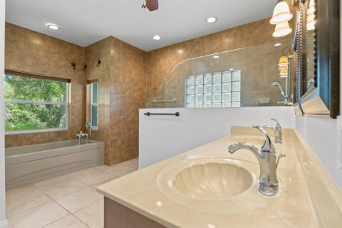 House in Stuart, Florida 4 bedrooms, 305.18 sq.m. № 2083017 - photo 26