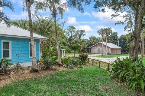 House in Stuart, Florida 4 bedrooms, 305.18 sq.m. № 2083017 - photo 8