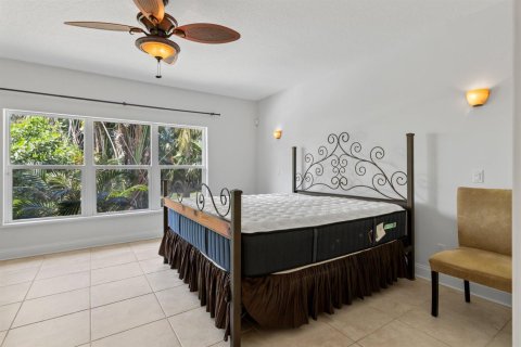 House in Stuart, Florida 4 bedrooms, 305.18 sq.m. № 2083017 - photo 21