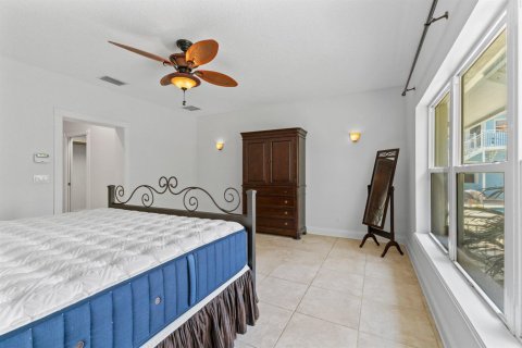 House in Stuart, Florida 4 bedrooms, 305.18 sq.m. № 2083017 - photo 23