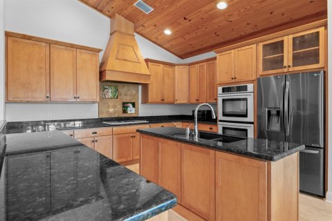 House in Stuart, Florida 4 bedrooms, 305.18 sq.m. № 2083017 - photo 18