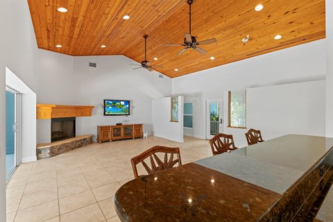 House in Stuart, Florida 4 bedrooms, 305.18 sq.m. № 2083017 - photo 15