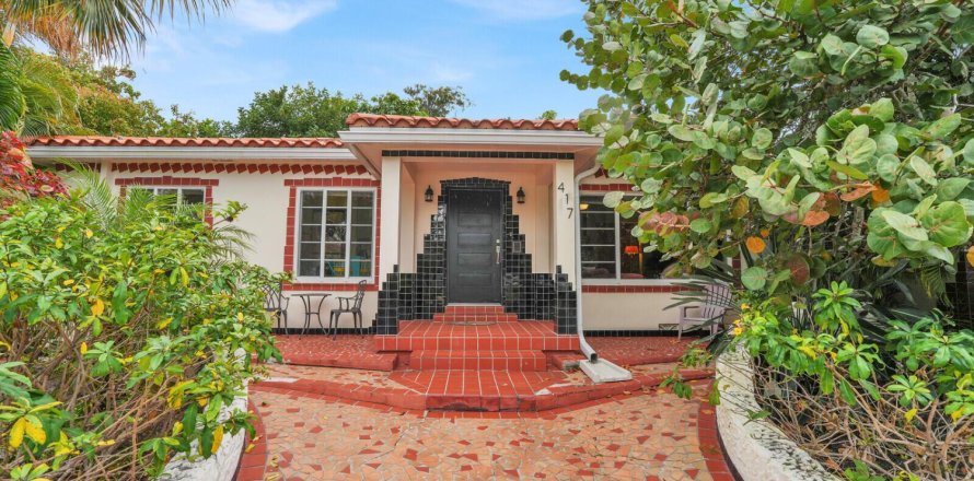 House in Lake Worth, Florida 4 bedrooms, 148.74 sq.m. № 2246449