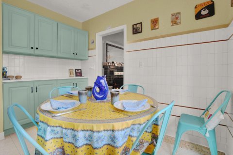 House in Lake Worth, Florida 4 bedrooms, 148.74 sq.m. № 2246449 - photo 11