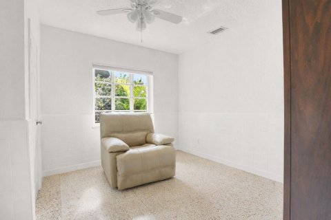 House in Lake Worth, Florida 4 bedrooms, 148.74 sq.m. № 2246449 - photo 23