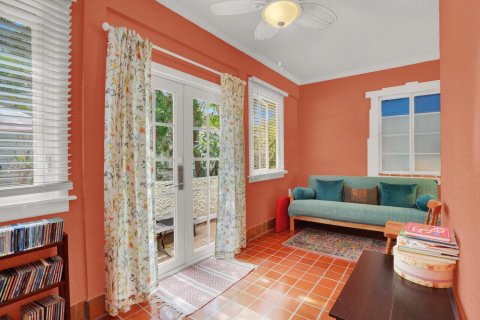 House in Lake Worth, Florida 4 bedrooms, 148.74 sq.m. № 2246449 - photo 25
