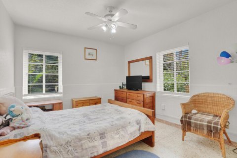 House in Lake Worth, Florida 4 bedrooms, 148.74 sq.m. № 2246449 - photo 20