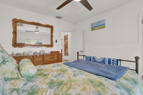 House in Lake Worth, Florida 4 bedrooms, 148.74 sq.m. № 2246449 - photo 17