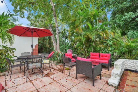 House in Lake Worth, Florida 4 bedrooms, 148.74 sq.m. № 2246449 - photo 26