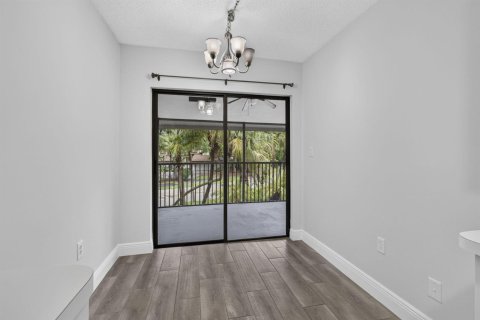 Townhouse in Wellington, Florida 3 bedrooms, 131.64 sq.m. № 2241854 - photo 14