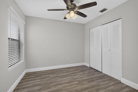 Townhouse in Wellington, Florida 3 bedrooms, 131.64 sq.m. № 2241854 - photo 18