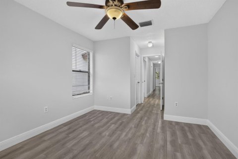Townhouse in Wellington, Florida 3 bedrooms, 131.64 sq.m. № 2241854 - photo 17