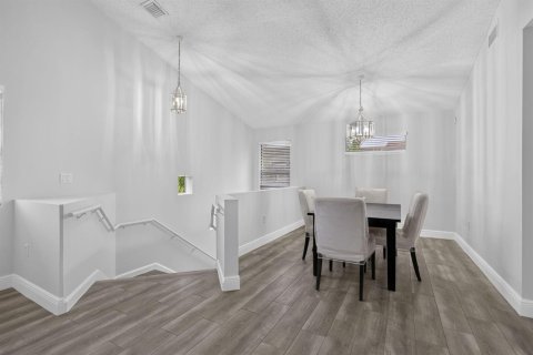 Townhouse in Wellington, Florida 3 bedrooms, 131.64 sq.m. № 2241854 - photo 8