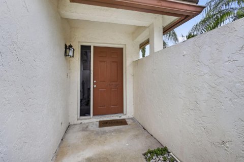 Townhouse in Wellington, Florida 3 bedrooms, 131.64 sq.m. № 2241854 - photo 4