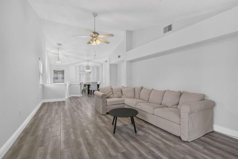 Townhouse in Wellington, Florida 3 bedrooms, 131.64 sq.m. № 2241854 - photo 7