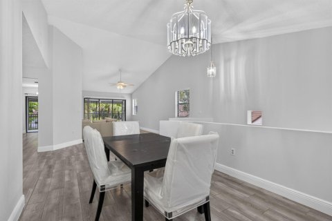 Townhouse in Wellington, Florida 3 bedrooms, 131.64 sq.m. № 2241854 - photo 9
