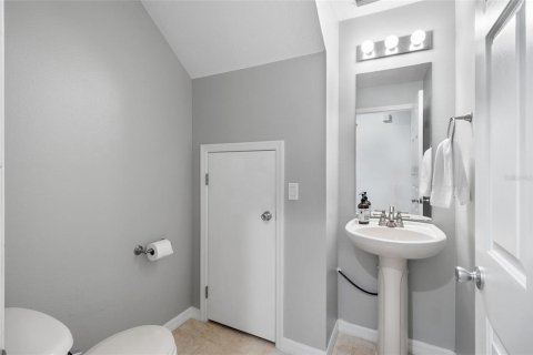Townhouse in Tampa, Florida 2 bedrooms, 156.08 sq.m. № 1721387 - photo 19