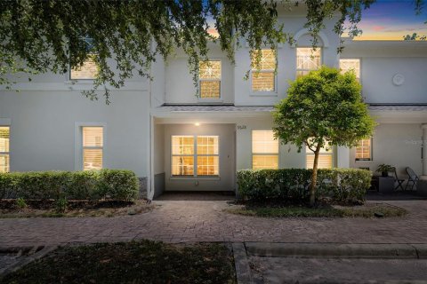 Townhouse in Tampa, Florida 2 bedrooms, 156.08 sq.m. № 1721387 - photo 1