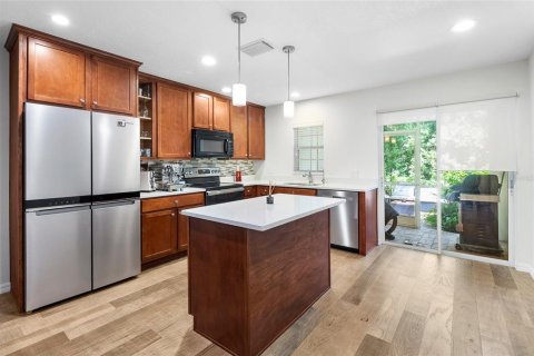 Townhouse in Tampa, Florida 2 bedrooms, 156.08 sq.m. № 1721387 - photo 10