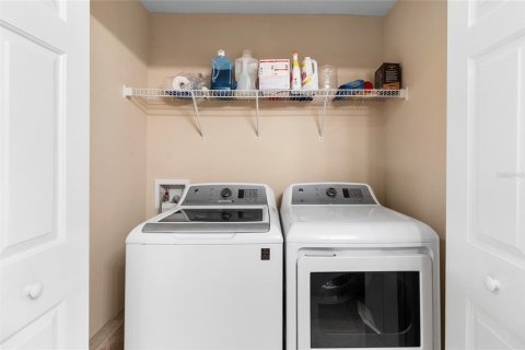 Townhouse in Tampa, Florida 2 bedrooms, 156.08 sq.m. № 1721387 - photo 23