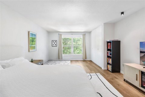 Townhouse in Tampa, Florida 2 bedrooms, 156.08 sq.m. № 1721387 - photo 15