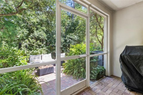 Townhouse in Tampa, Florida 2 bedrooms, 156.08 sq.m. № 1721387 - photo 25