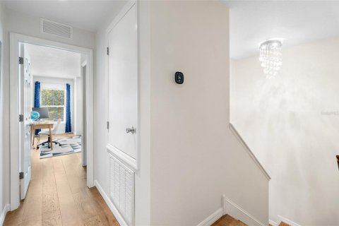 Townhouse in Tampa, Florida 2 bedrooms, 156.08 sq.m. № 1721387 - photo 13