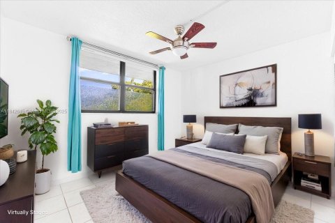 Condo in Oakland Park, Florida, 2 bedrooms  № 1836706 - photo 17