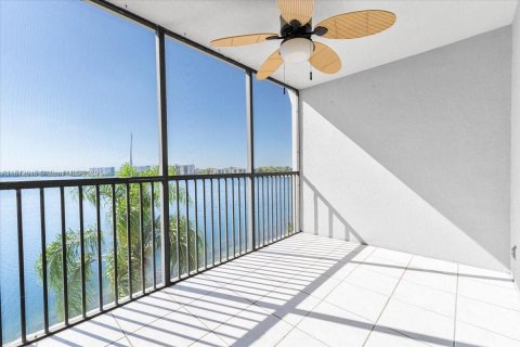 Condo in Oakland Park, Florida, 2 bedrooms  № 1836706 - photo 23