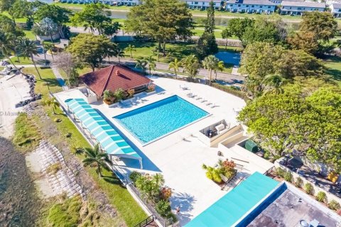 Condo in Oakland Park, Florida, 2 bedrooms  № 1836706 - photo 27