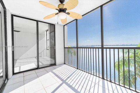 Condo in Oakland Park, Florida, 2 bedrooms  № 1836706 - photo 24